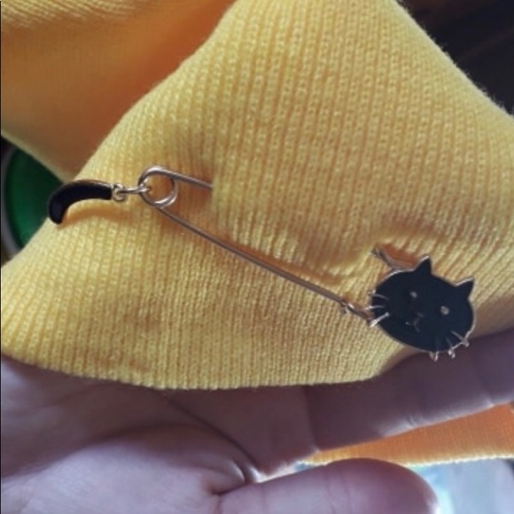 White Cat/Black Cat Pins - Picture 6 of 7